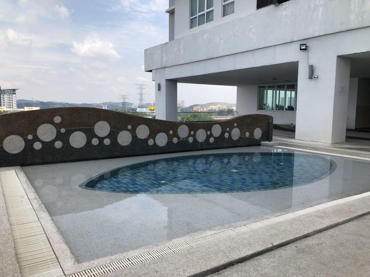 Yenni Duplex @ Decentrum, Kajang Серданг Экстерьер фото